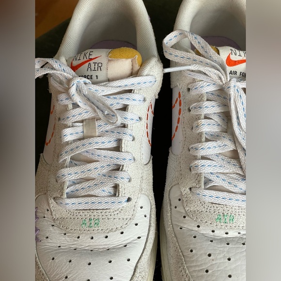 Nike Air Force 1 ’07 LX Women’s 8.5 White Orange Stitch DX2348-100 - Picture 4 of 4